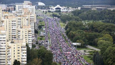 Десятки тисяч учасників і затримання: у Білорусі проходить "Марш єдності" Десятки тисяч учасників і затримання: у Білорусі проходить "Марш єдності"
