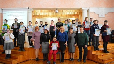 У Херсоні нагородили переможців конкурсу "Зимовий вернісаж сильних духом" У Херсоні нагородили переможців конкурсу "Зимовий вернісаж сильних духом"