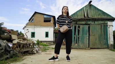 "Сонечко, ми з тобою тепер удвох": історія сестер з Краснограда, чиї батьки загинули у власному будинку від ракети РФ "Сонечко, ми з тобою тепер удвох": історія сестер з Краснограда, чиї батьки загинули у власному будинку від ракети РФ