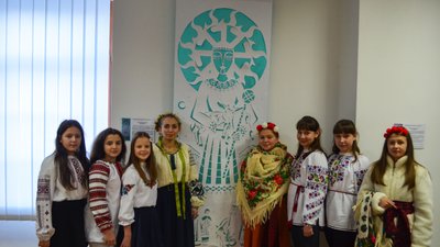 На Тернопільщині відкрили виставку витинанок На Тернопільщині відкрили виставку витинанок