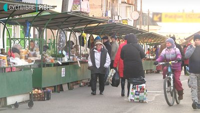 Закриття на карантин: що про це говорять на рівненських ринках Закриття на карантин: що про це говорять на рівненських ринках