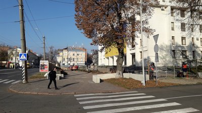 Реконструкція, щоб привабити людей: що відомо про облаштування простору біля бібліотеки у Полтаві Реконструкція, щоб привабити людей: що відомо про облаштування простору біля бібліотеки у Полтаві