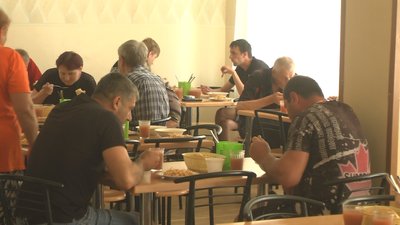 "На серці досі тривога", — переселенці, що живуть у Запорізькому інтернаті розповіли, як оговтуються від пережитого "На серці досі тривога", — переселенці, що живуть у Запорізькому інтернаті розповіли, як оговтуються від пережитого