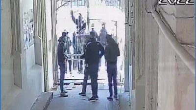 У Львові невідомі напали на муніципальний мистецький центр У Львові невідомі напали на муніципальний мистецький центр