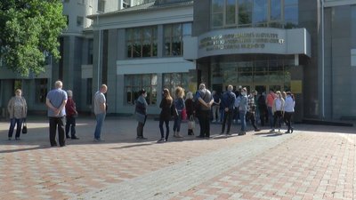 Масова вакцинація від COVID-19: як працював центр щеплення у Полтаві у перший день Масова вакцинація від COVID-19: як працював центр щеплення у Полтаві у перший день