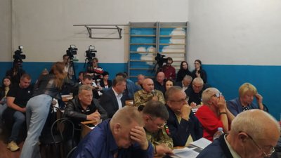 "Коли знайдемо порозуміння – призначимо сесію": які питання не змогли розглянути депутати Сумської облради "Коли знайдемо порозуміння – призначимо сесію": які питання не змогли розглянути депутати Сумської облради