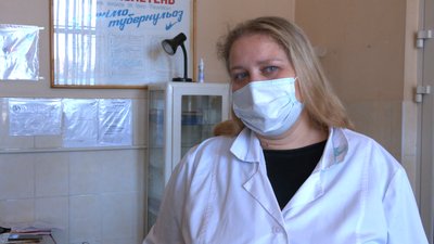 Сьогодні на вокзалі вакцинує лікарка-терапевтка міської поліклініки №4 Ольга Зеленюк