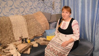 Полтавка Світлана Прохорчук створює вироби із собачої шерсті