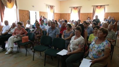 Батьки просять повернути 10-11 класи у Ріп'янському ліцеї Батьки просять повернути 10-11 класи у Ріп'янському ліцеї