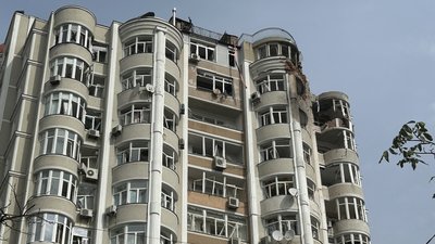 Пошкоджена багатоповерхівка внаслідок атаки РФ на Одесу, 13 вересня 2026 року
