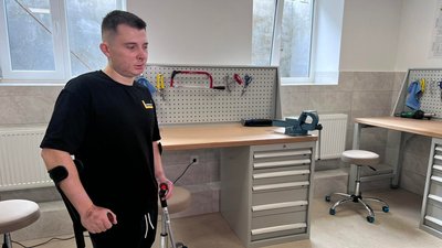 Ілля Пилипенко працюватиме протезистом у новій майстерні Ілля Пилипенко працюватиме протезистом у новій майстерні