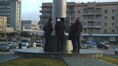 У Житомирі на майдані Соборному прапор, який порвався, не замінили У Житомирі на майдані Соборному прапор, який порвався, не замінили