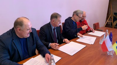 Польські партнери передали гуманітарну допомогу Івано-Франківському центру екстреної медичної допомоги Польські партнери передали гуманітарну допомогу Івано-Франківському центру екстреної медичної допомоги