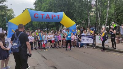 У Житомирі пройшов перший в Україні забіг єдності "Поліція передає естафету"