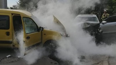 У Рівному зіткнулись два авто, один з водіїв утікав – поліція