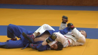 Спортсмени Антон Марчук і Євгеній Кириченко відпрацьовують прийоми і готуються до нового змагального сезону. Спортсмени Антон Марчук і Євгеній Кириченко відпрацьовують прийоми і готуються до нового змагального сезону.