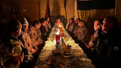 Попри важкі бої та артобстріли. Бійці 72 бригади показали, як провели Святвечір на Донеччині