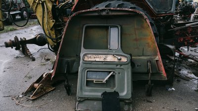«Лего» для дорослих. Як механік Житомирводоканалу відновлює старі машини «Лего» для дорослих. Як механік Житомирводоканалу відновлює старі машини
