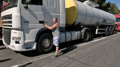 Кілометрові черги на "Ягодині": як коментують ситуацію далекобійники, прикордонники та митники Кілометрові черги на "Ягодині": як коментують ситуацію далекобійники, прикордонники та митники