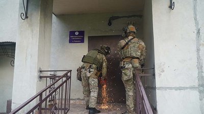 Правоохоронці