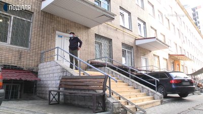 Один із чотирьох пунктів вакцинації, що відкрили у Хмельницькому, знаходиться в поліклініці №1. Фото: Суспільне. Поділля. Один із чотирьох пунктів вакцинації, що відкрили у Хмельницькому, знаходиться в поліклініці №1. Фото: Суспільне. Поділля.