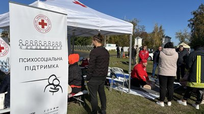 "Це рятує життя": у місті на Черкащині провели вишкіл з основ національного спротиву "Це рятує життя": у місті на Черкащині провели вишкіл з основ національного спротиву