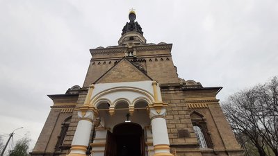 У масках, але не дотримуючись дистанції. Як миколаївці відзначали Великдень