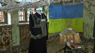Підрясник капелана із бронежилетом Підрясник капелана із бронежилетом