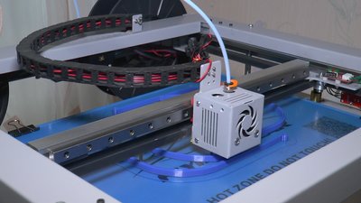 Миколаївські волонтери виготовляють на 3D-принтері засоби безпеки для медпрацівників
