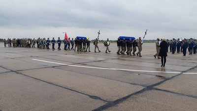 Вінниччина попрощається із загиблими в авіатрощі на Харківщині курсантами Вінниччина попрощається із загиблими в авіатрощі на Харківщині курсантами