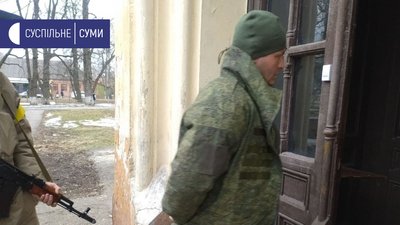 У Сумах та Сумському районі йдуть бої, затримали російських військових У Сумах та Сумському районі йдуть бої, затримали російських військових