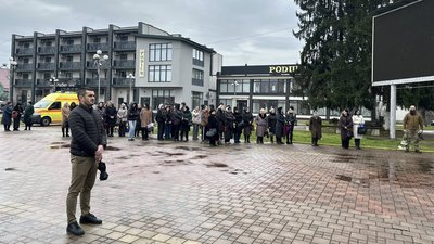 На Закарпатті попрощалися із полеглим захисником Павлом Гриньком На Закарпатті попрощалися із полеглим захисником Павлом Гриньком