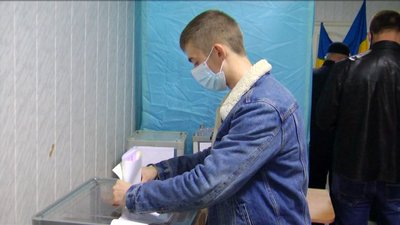 Як голосували один з найстарших та наймолодший виборці на Вінниччині