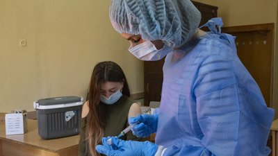 У Чернівецькому університеті від COVID-19 щепили студентів та викладачів: який відсоток імунізованих