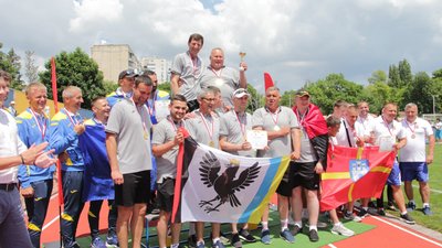 Прикарпатські обранці перемогли на ІХ всеукраїнській спартакіаді серед депутатів Прикарпатські обранці перемогли на ІХ всеукраїнській спартакіаді серед депутатів