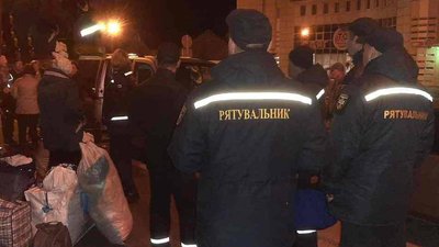 На Житомирщині зустріли черговий евакуаційний потяг із переселенцями На Житомирщині зустріли черговий евакуаційний потяг із переселенцями