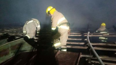 На Одещині горів закинутий будинок культури: вогонь охопив 2500 кв.м На Одещині горів закинутий будинок культури: вогонь охопив 2500 кв.м