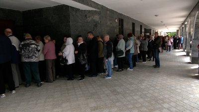 У соборі в Рівному безкоштовно роздавали борошно від ООН. Хто та де ще може взяти У соборі в Рівному безкоштовно роздавали борошно від ООН. Хто та де ще може взяти