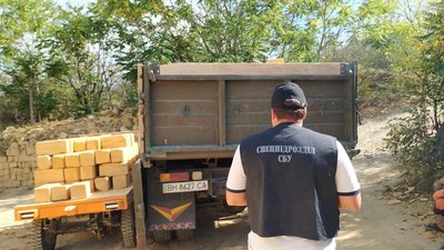 На Одещині протягом півтора року незаконно видобували та продавали вапняк – СБУ