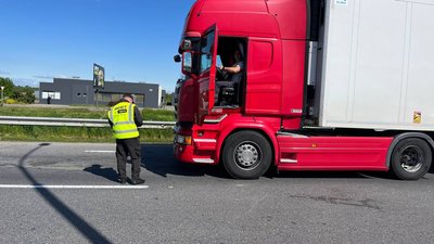 На Закарпатському пункті пропуску "Тиса" запустили електронну чергу На Закарпатському пункті пропуску "Тиса" запустили електронну чергу