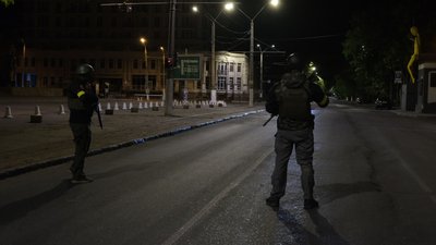 "Ніхто тут не чекає жодного російського громадянина": власник кав'ярні патрулює вулиці Одеси. ВІДЕО "Ніхто тут не чекає жодного російського громадянина": власник кав'ярні патрулює вулиці Одеси. ВІДЕО