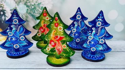 Птахи і на новорічних ялинках Птахи і на новорічних ялинках