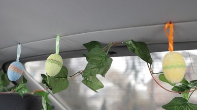 Тернопільський таксист прикрашає авто до кожного свята