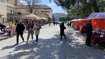 Три дні в Ужгороді триватимуть Дні сакури: ярмарок працюватиме з 10:00 до 22:00
