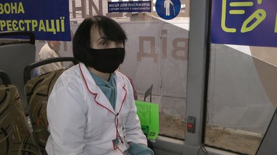 Пересувний пункт вакцинації почав працювати у Дніпровському районі Запоріжжя Пересувний пункт вакцинації почав працювати у Дніпровському районі Запоріжжя