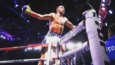 Василь Ломаченко - найкращий боксер в легкій вазі за кількістю та точністю ударів за раунд