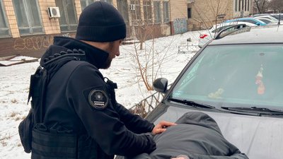 Щороку заробляли на наркотиках по 50 мільйонів гривень. На Дніпропетровщині знешкодили угрупування "Біле братерство"