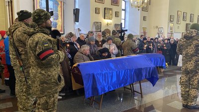 Прощання з Іллею Цубером, Андрієм Тимощуком та Євгеном Андросовим 8 січня 2024: фотографії з панахиди Прощання з Іллею Цубером, Андрієм Тимощуком та Євгеном Андросовим 8 січня 2024: фотографії з панахиди