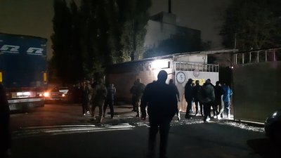 Сутичка між СБУ та підприємцями під Одесою: правоохоронці відмовилися від коментарів Сутичка між СБУ та підприємцями під Одесою: правоохоронці відмовилися від коментарів