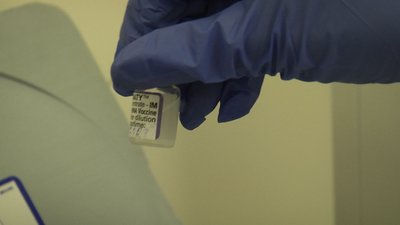 Друга бустерна доза від COVID-19: житомирська лікарка пояснила, кому можна робити щеплення Друга бустерна доза від COVID-19: житомирська лікарка пояснила, кому можна робити щеплення